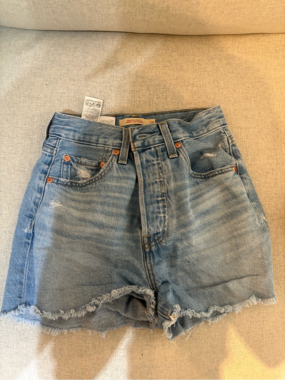 Levi’s ribcage short